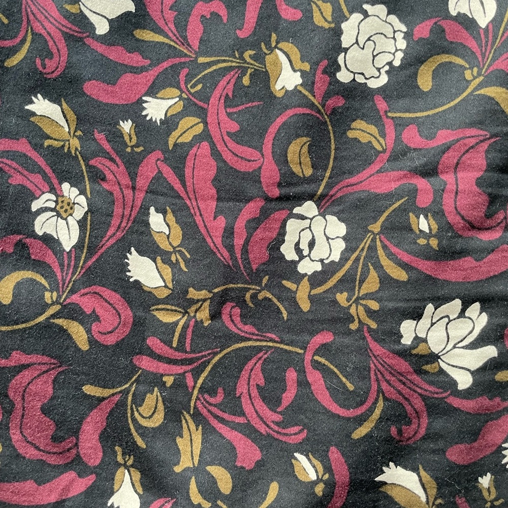 Ann Taylor LOFT moody floral red black ornate pencil skirt for office wear, date - Picture 5 of 6